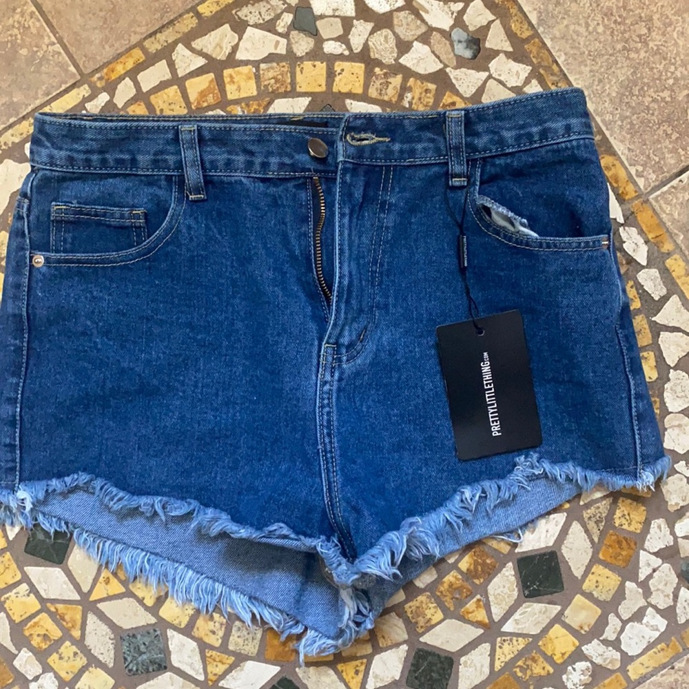 Pretty little thing Jean shorts
